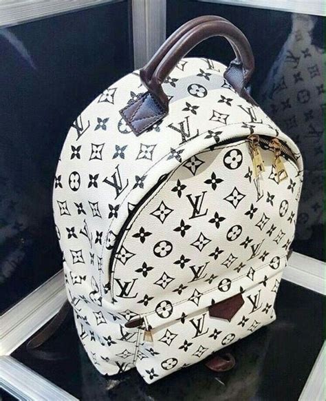 cartera blanca louis vuitton|mochilas louis vuitton originales.